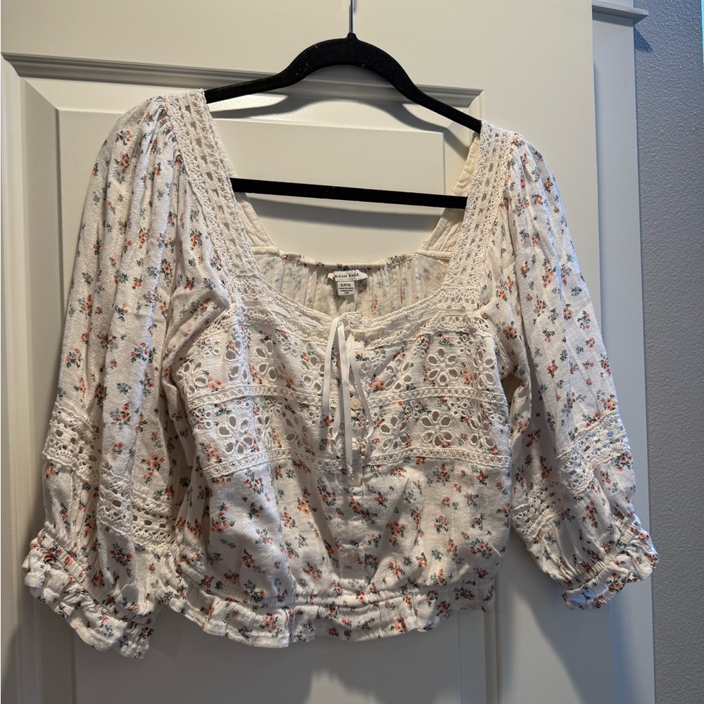 American Eagle Outfitters White Puff Sleeve Crop Blouse